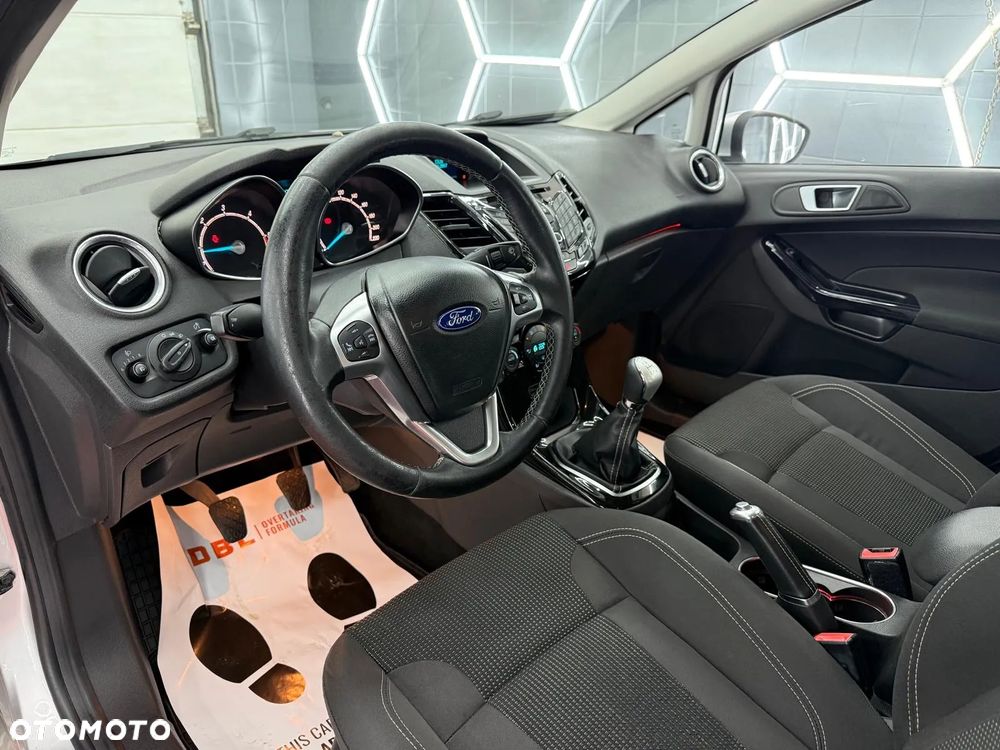 Ford Fiesta 1.5 TDCi Titanium - 18