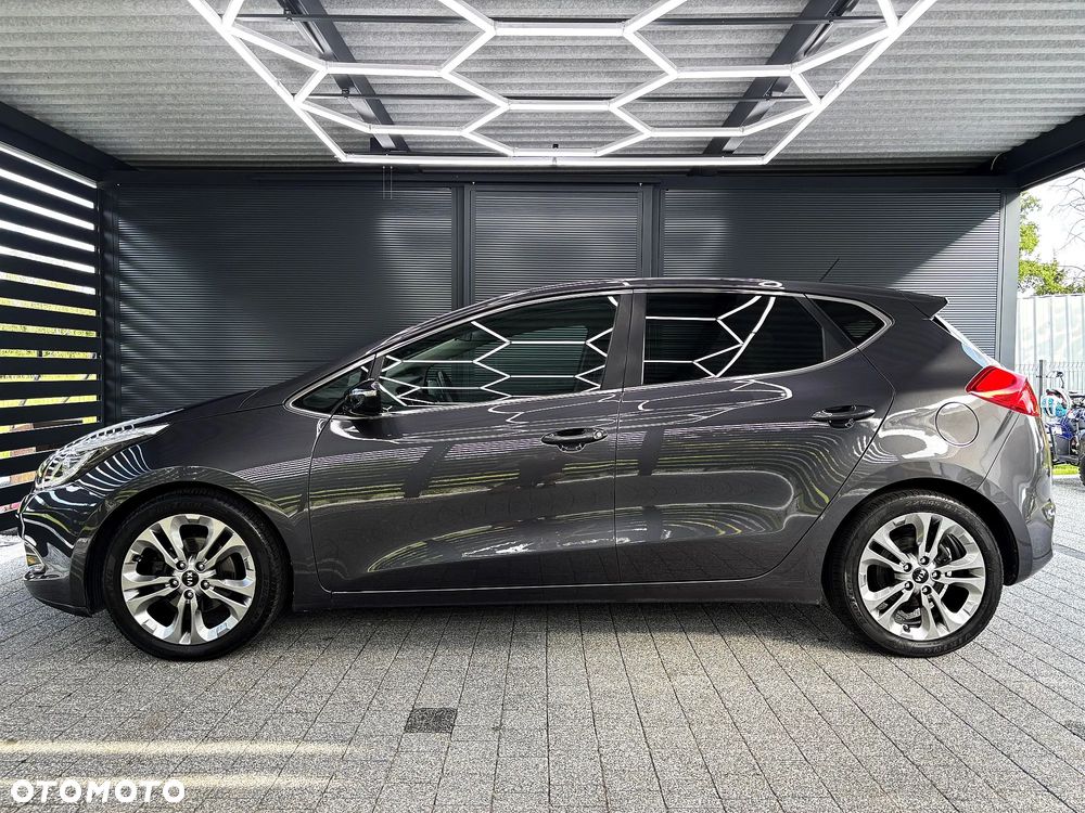 Kia Ceed 1.6 GDI DCT Vision - 12