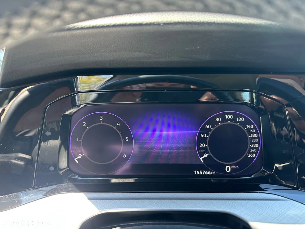 Volkswagen Golf - 11