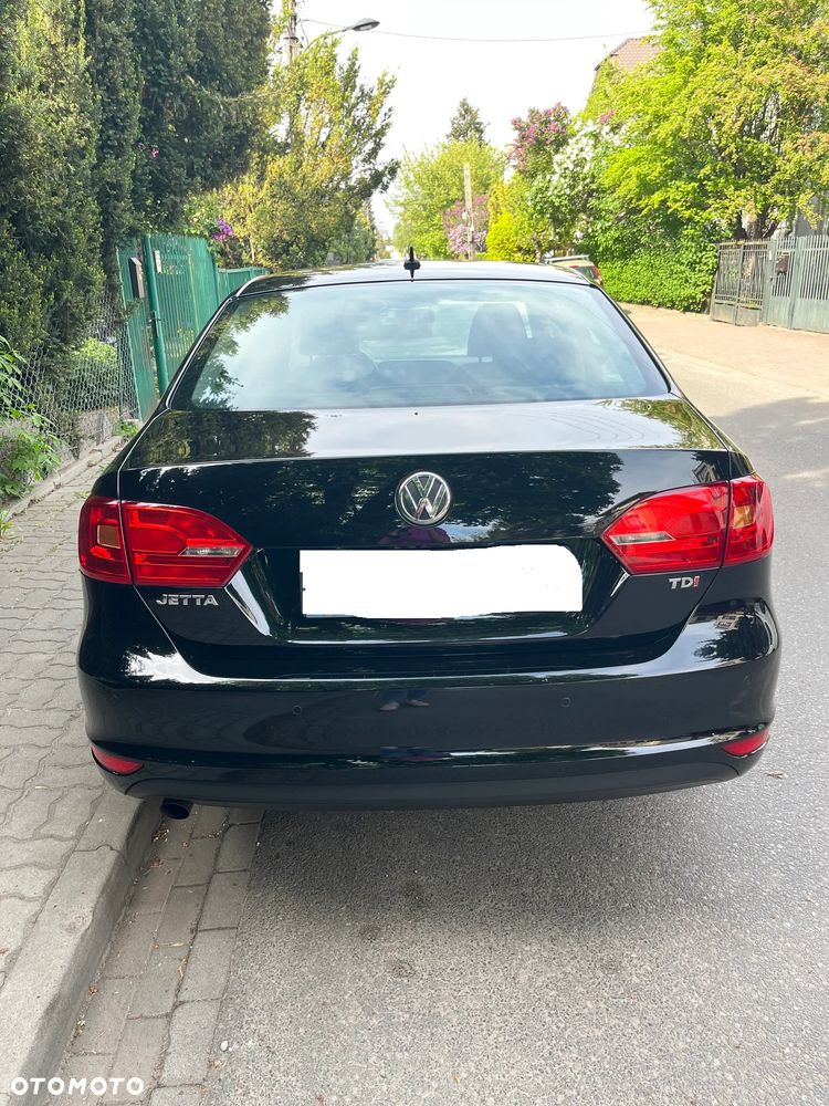Volkswagen Jetta 1.6 TDI Comfortline - 6
