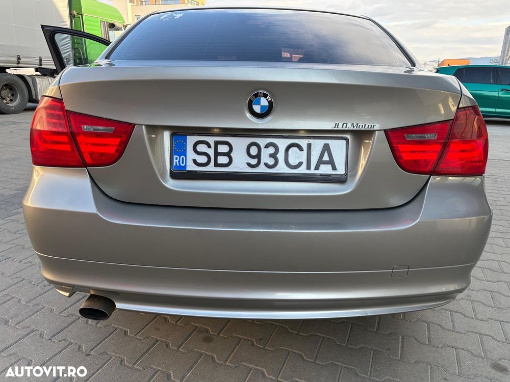 BMW Seria 3 320d - 12