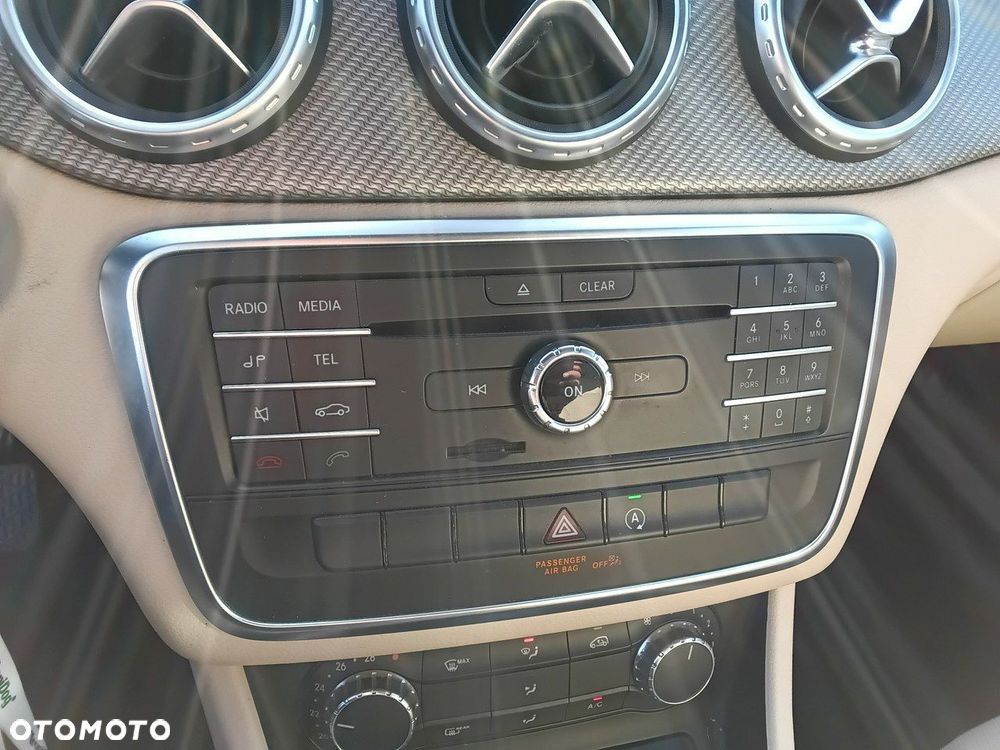 Mercedes-Benz GLA - 19