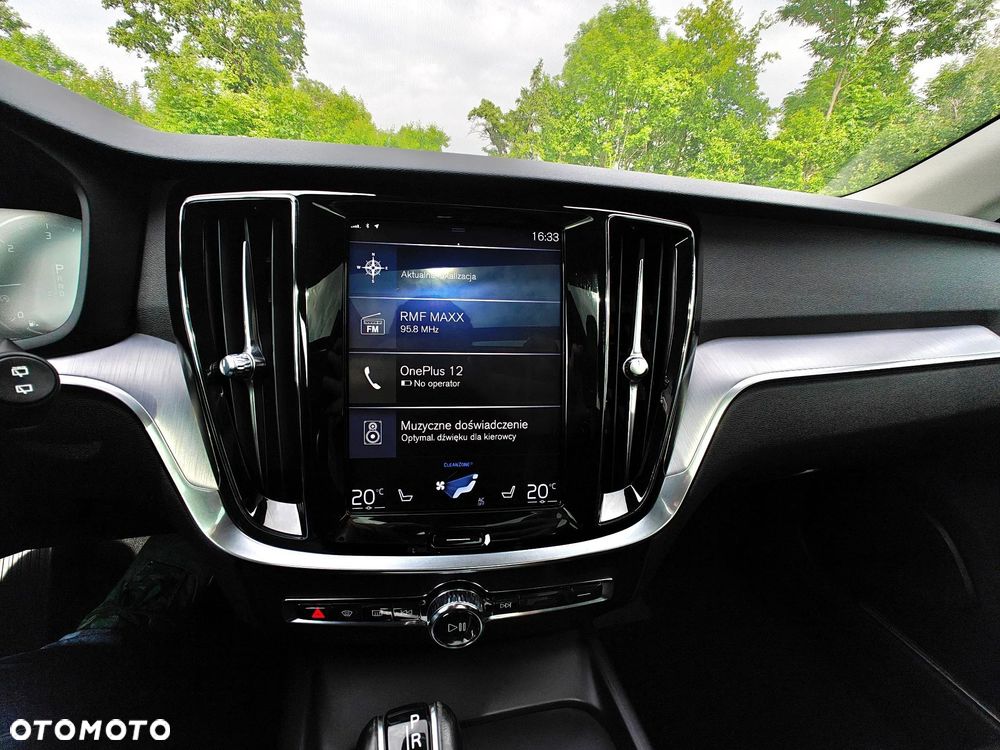 Volvo V60 D4 Geartronic Momentum Pro - 17