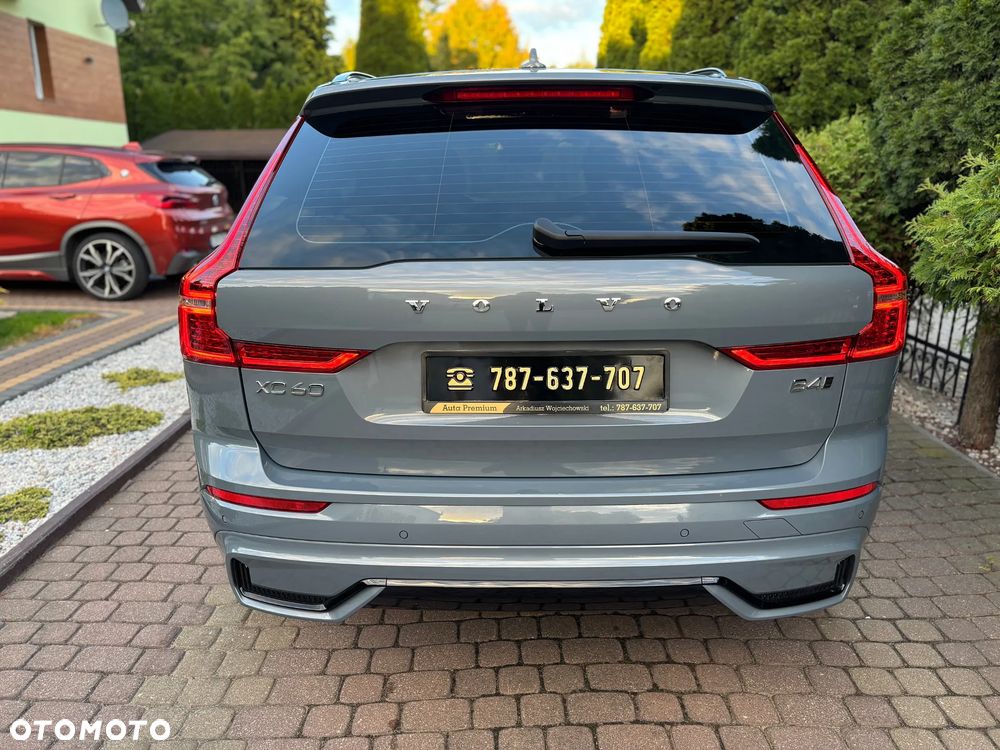 Volvo XC 60 B4 D AWD Plus Dark - 3