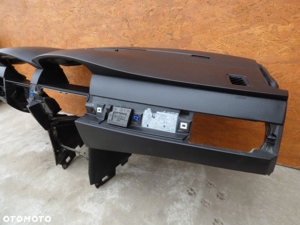 BMW E60 E61 PRZED LIFT DESKA KONSOLA  KOKPIT KLUCZYK - 4