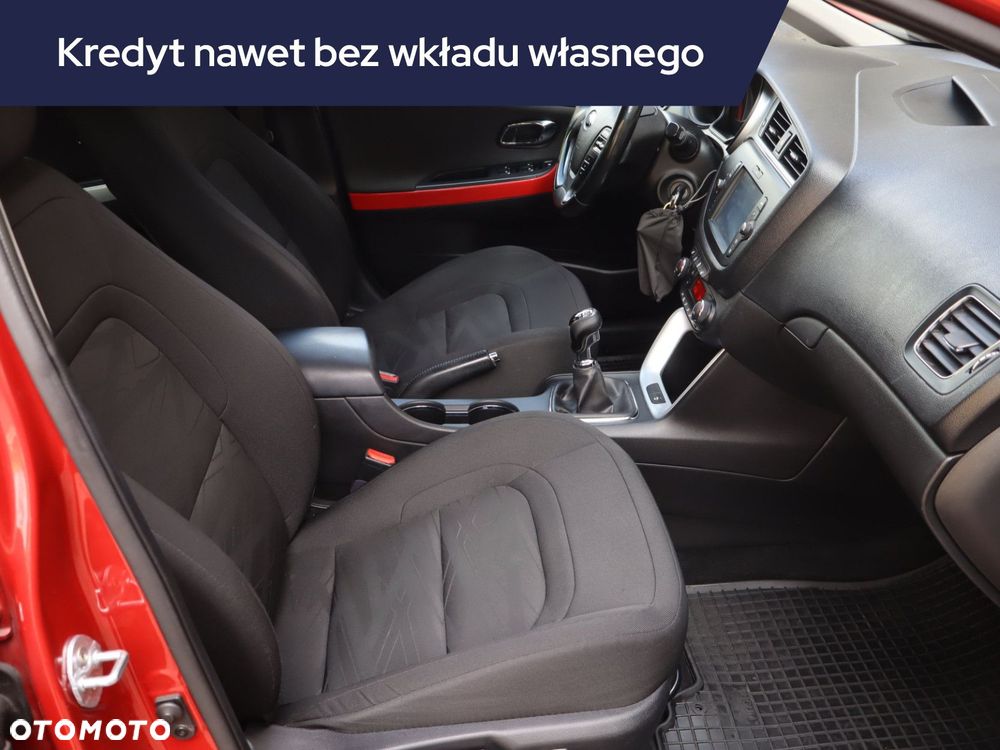 Kia Ceed - 11