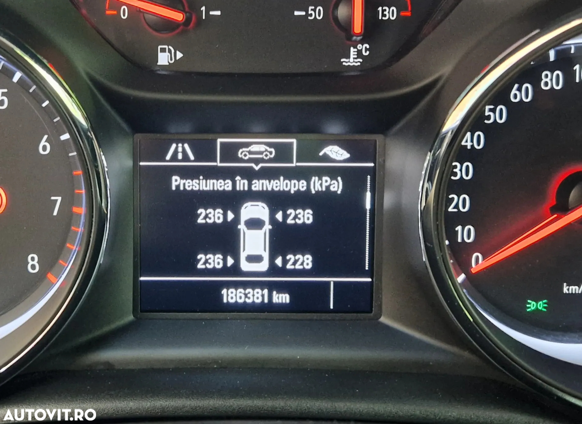 Opel Astra 1.2 Turbo Start/Stop 120 Jahre - 32