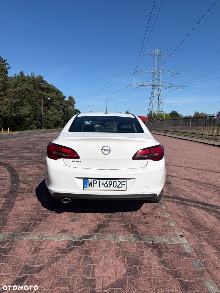Opel Astra 1.4 T Active EU6 - 7