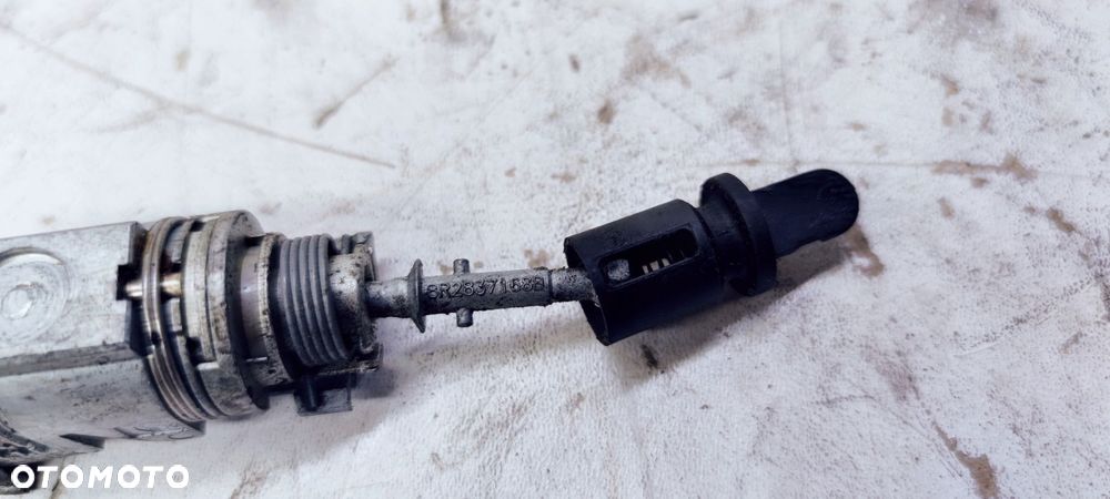 WKŁADKA DRZWI PRAWY PRZÓD AUDI Q5 8R2837168B - 2