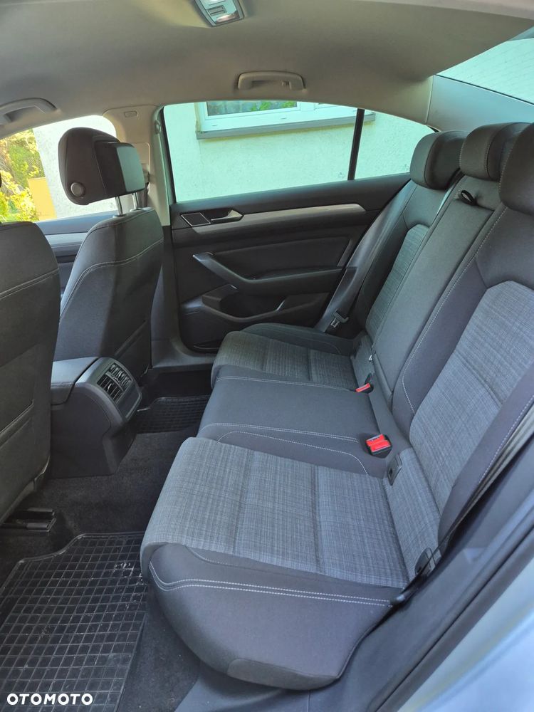 Volkswagen Passat 2.0 TDI EVO Business - 23