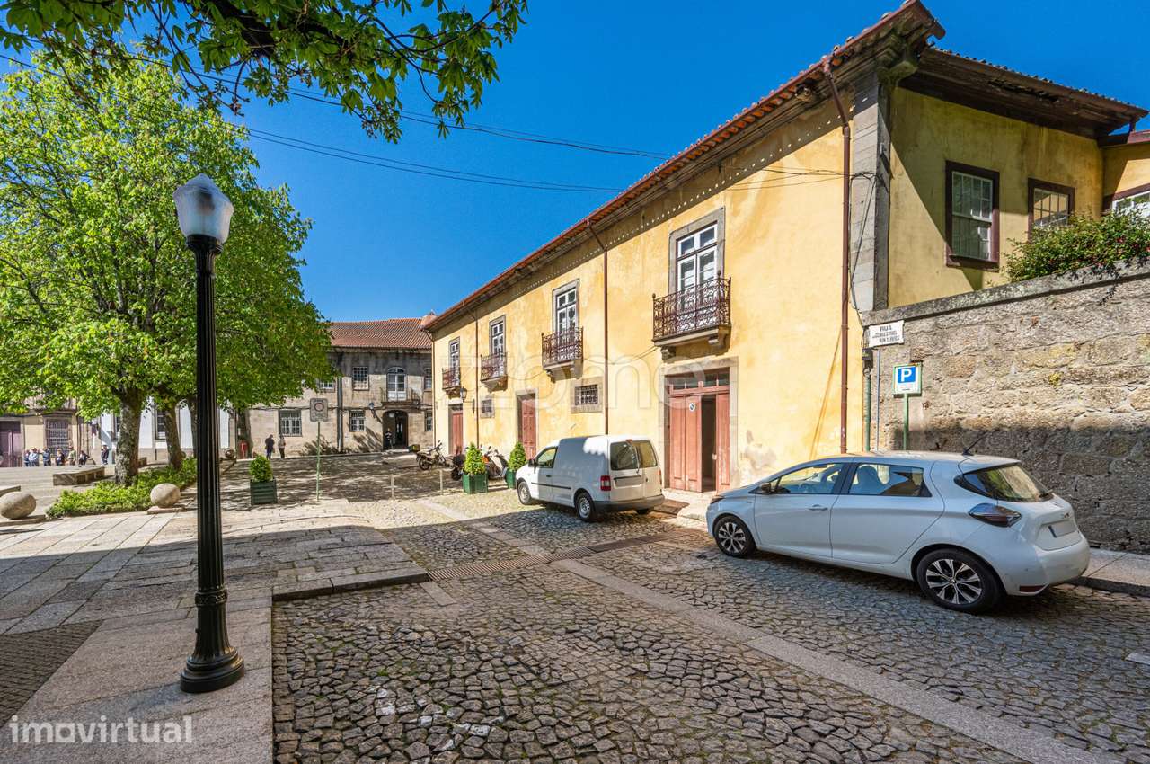 Moradia T7no centro histórico em Guimarães - Grande imagem: 2/34