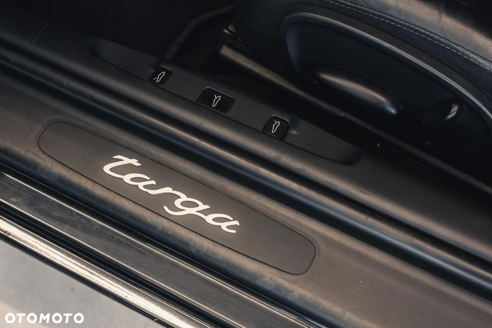 Porsche 911 - 24