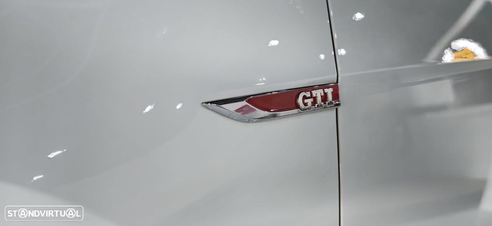 VW Golf - 24