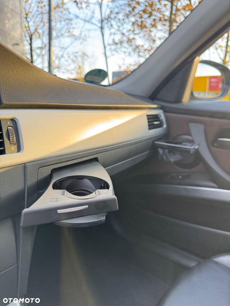 BMW Seria 3 320d DPF - 8