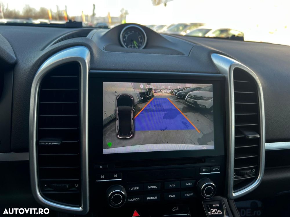 Porsche Cayenne - 20