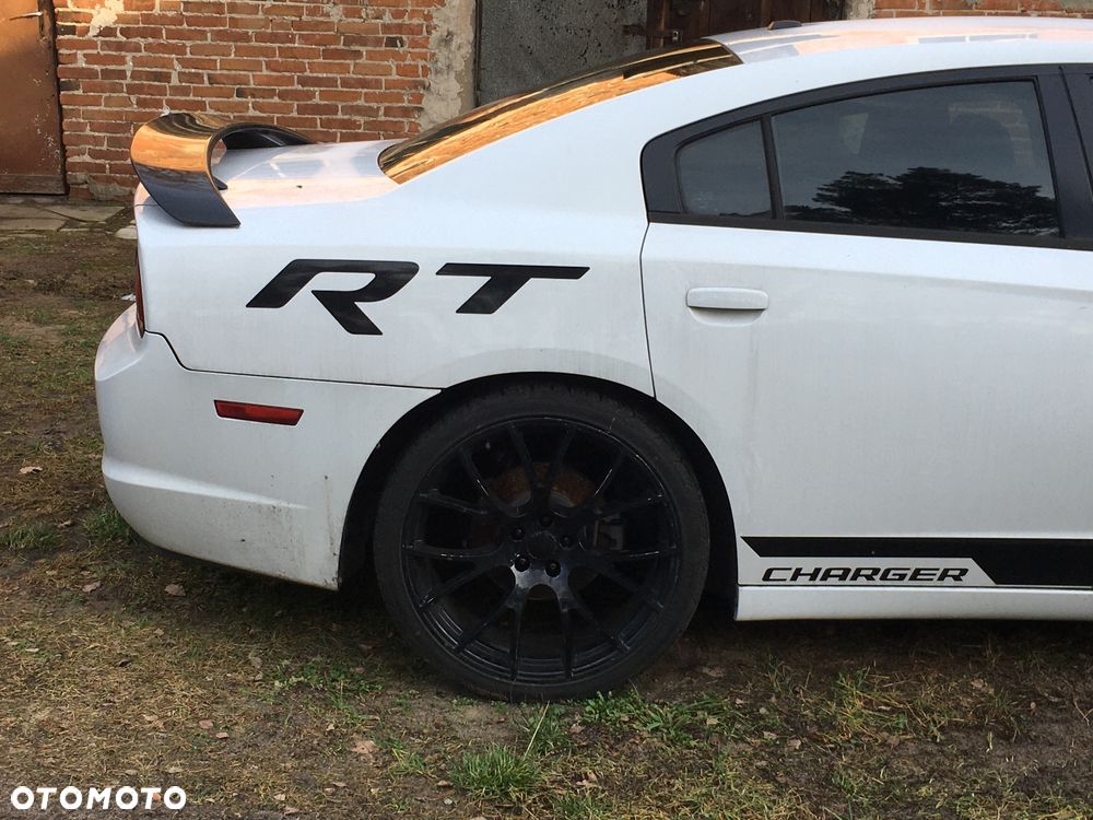 Dodge Charger 5.7 V8 RT - 10
