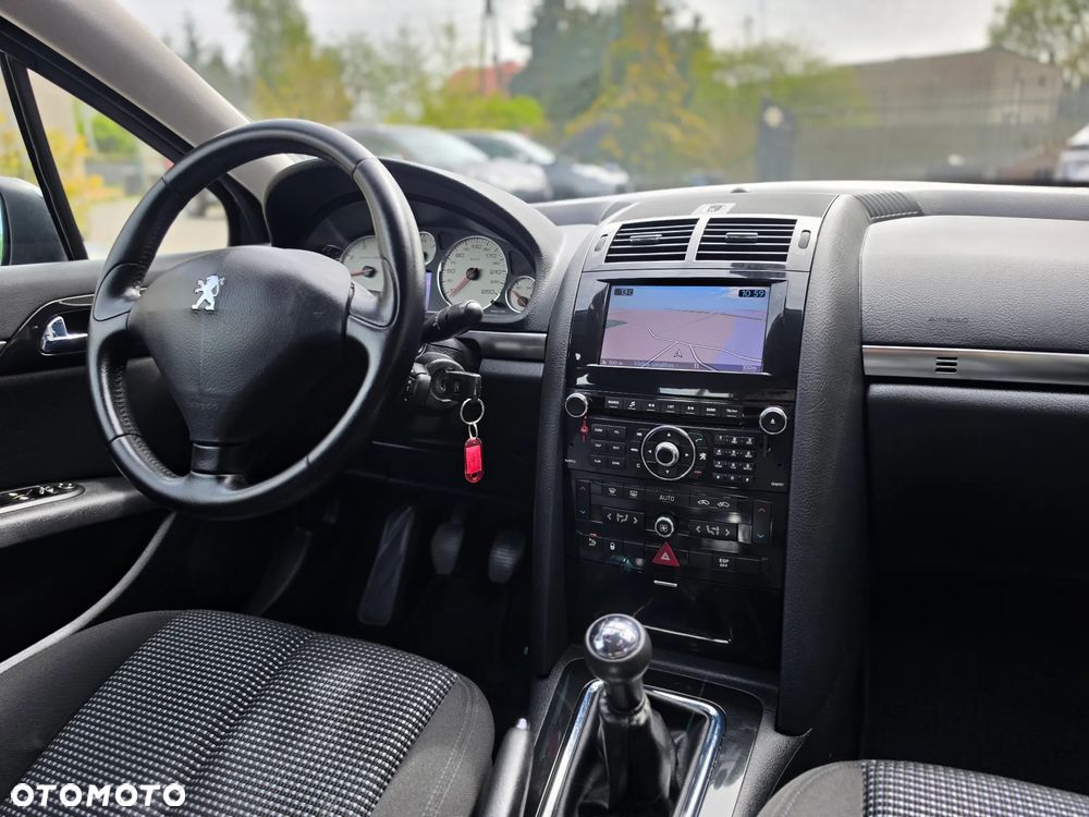 Peugeot 407 - 25