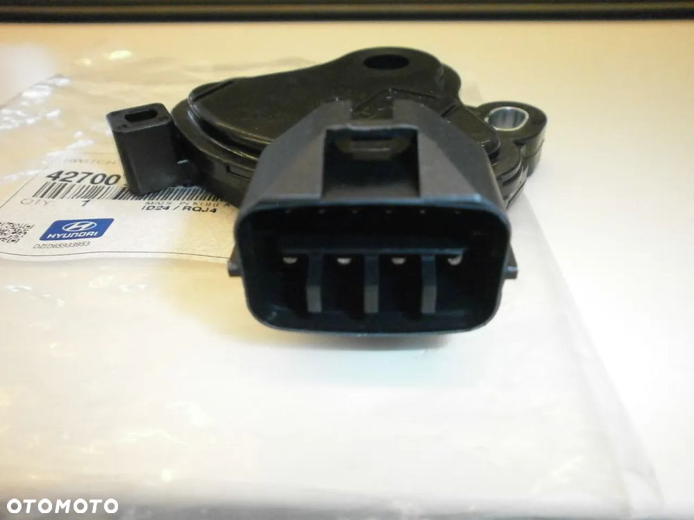 Czujnik zakresów automatycznej skrzyni biegów nr kat. HYUNDAI 4270023010 - 3