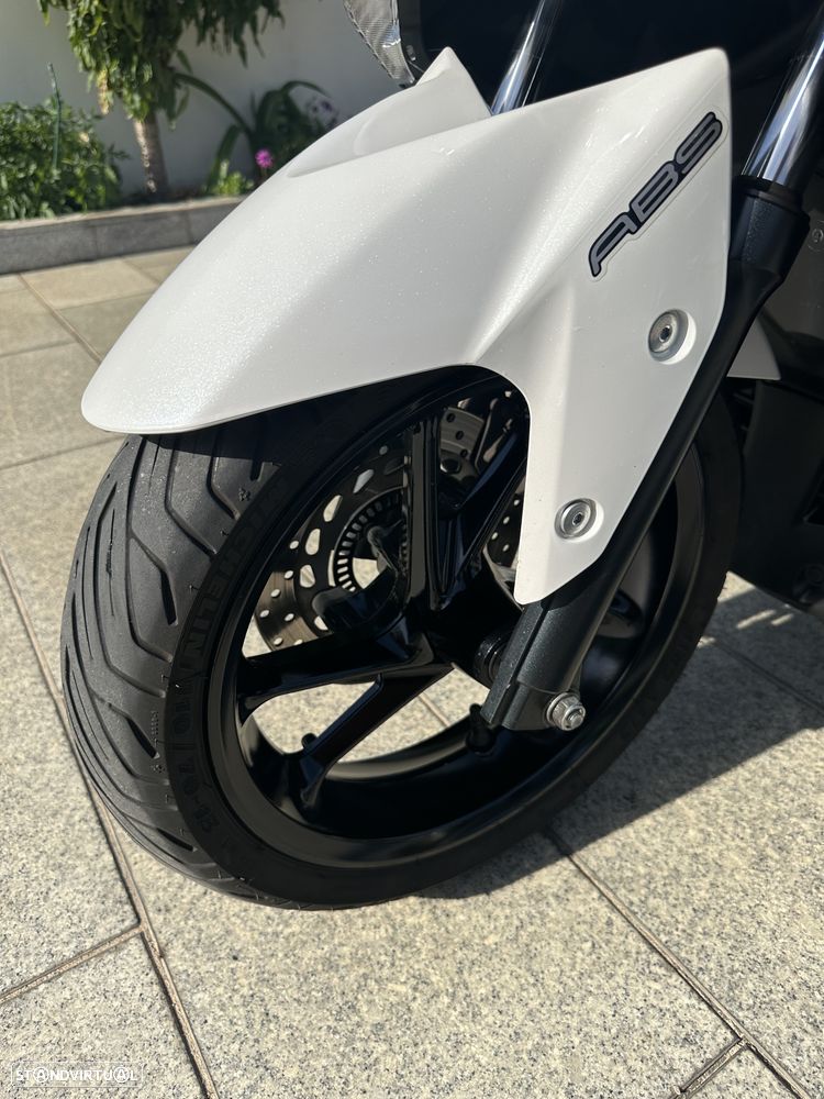 Yamaha NMAX 125 com Pack Urban - 19