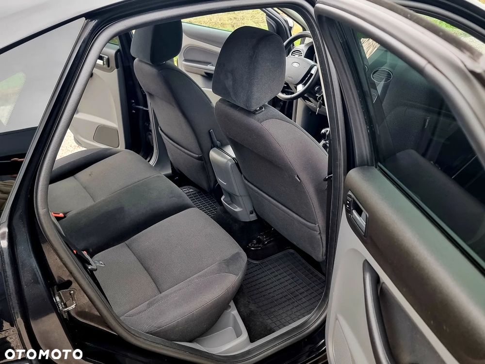 Ford Focus 2.0 16V Sport - 17