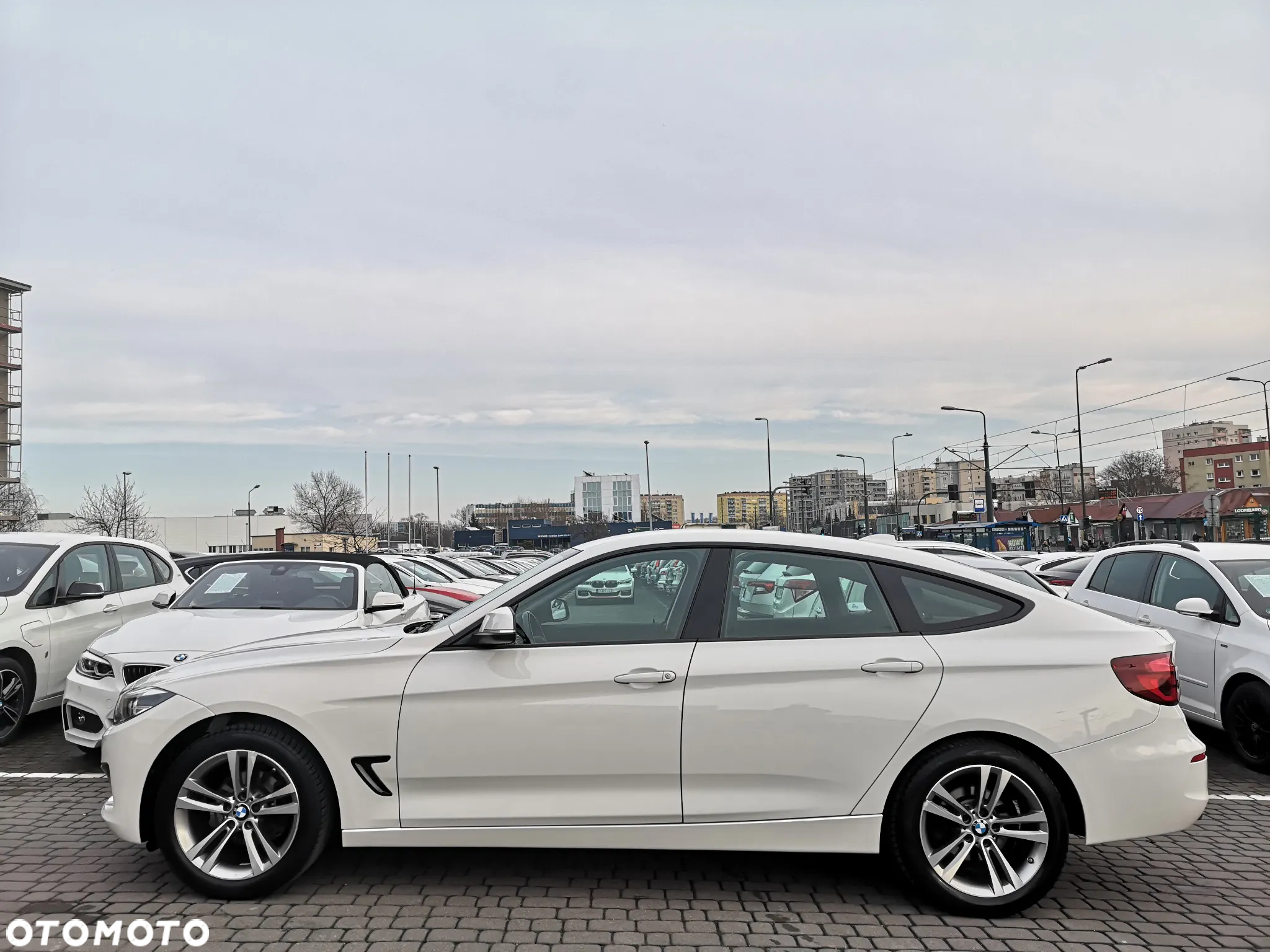 BMW 3GT 320i Sport Line - 6