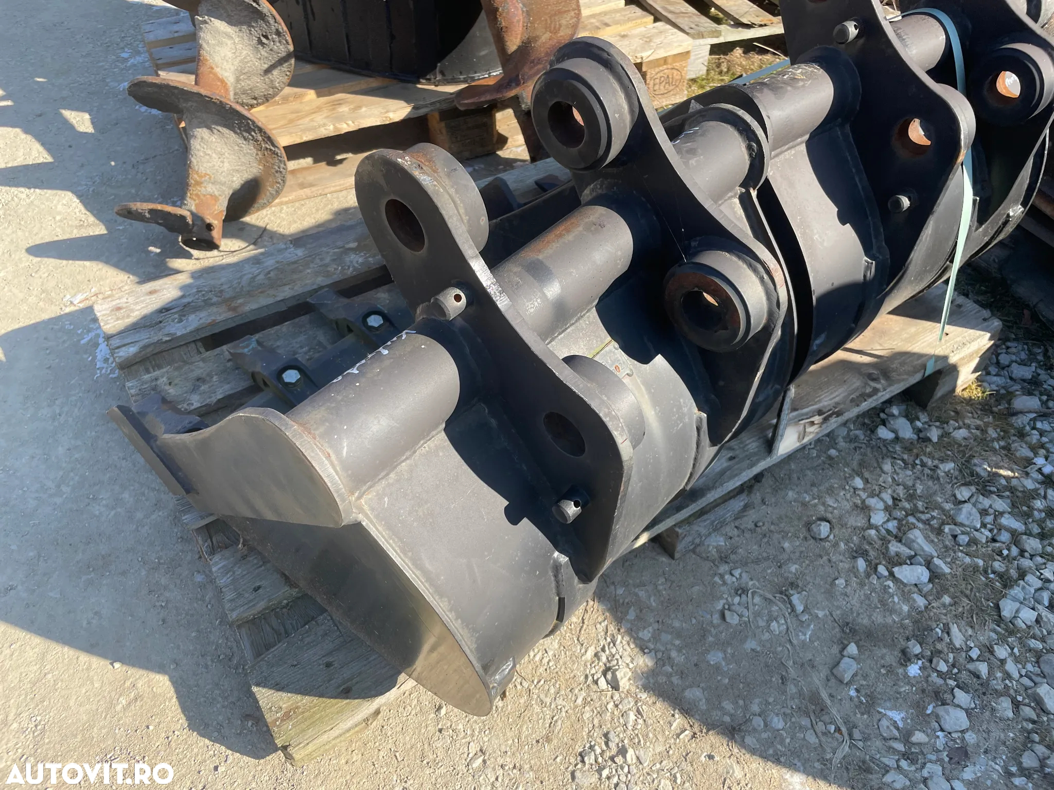 Cupa de Sapat pentru excavatoare de 3-4 tone cu latime de 550 mm - 2