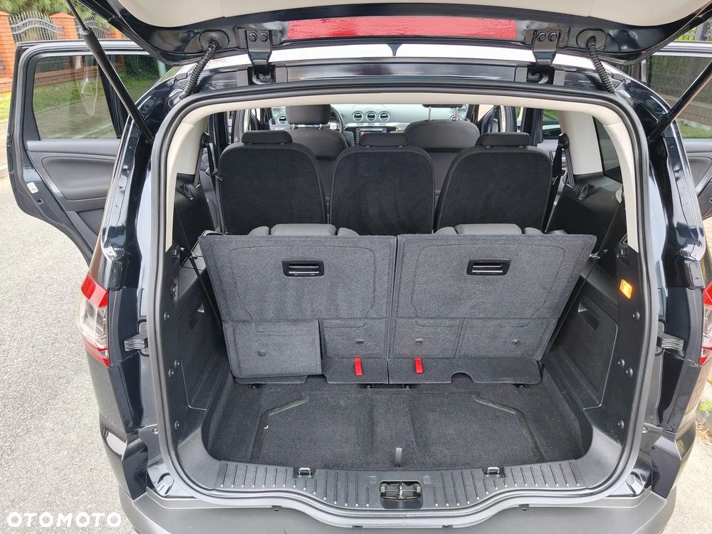 Ford S-Max - 34
