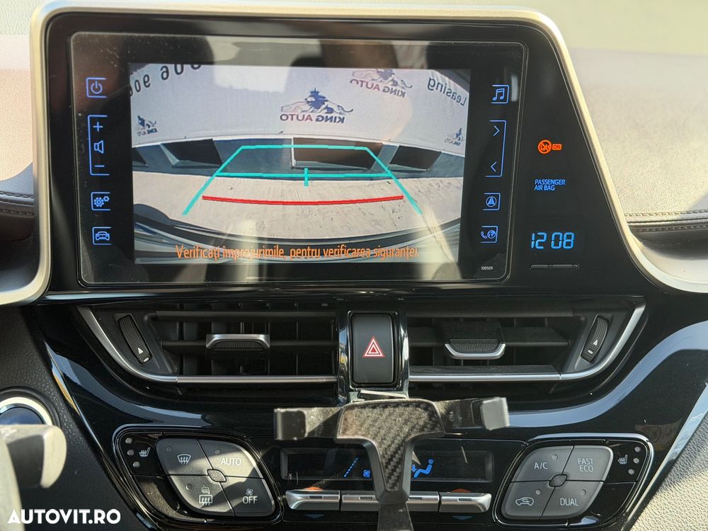 Toyota C-HR Hybrid Lounge - 25