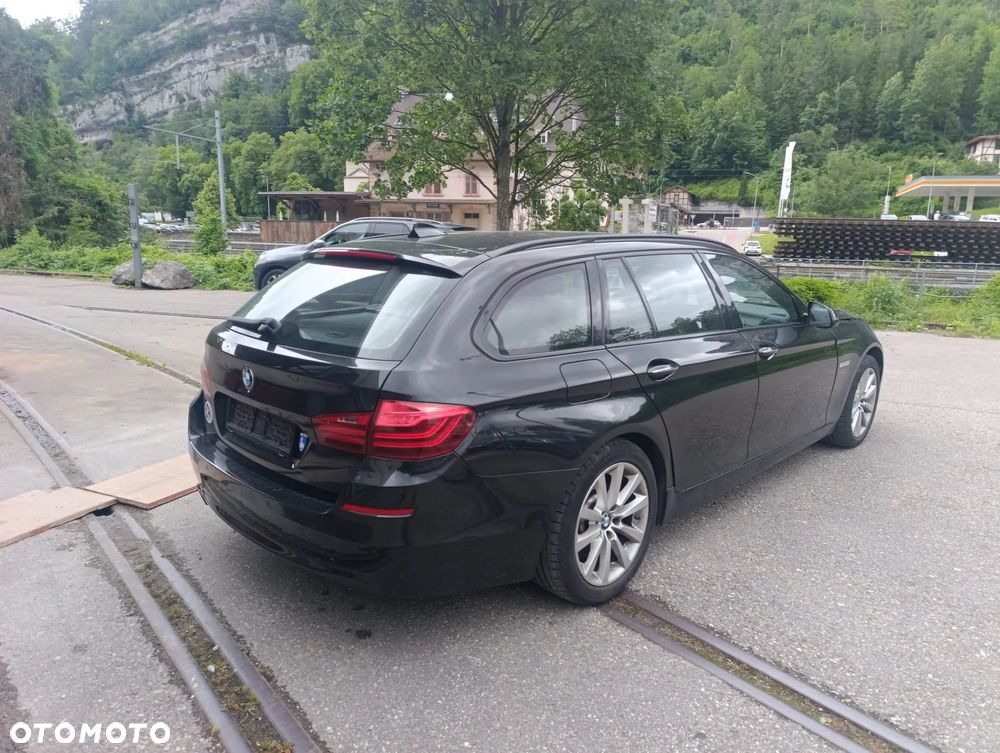 BMW Seria 5 528i - 6