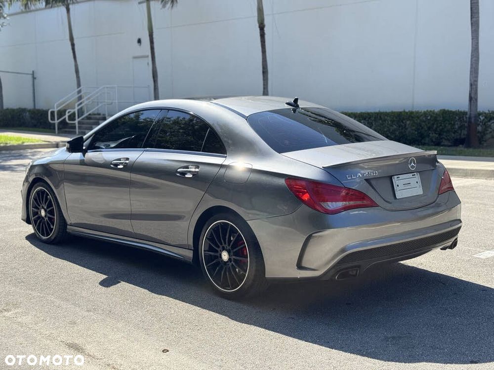 Mercedes-Benz CLA 250 4-Matic - 6