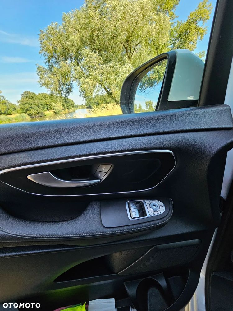 Mercedes-Benz Klasa V 300 d Extralang 9G-TRONIC Avantgarde Edition - 22