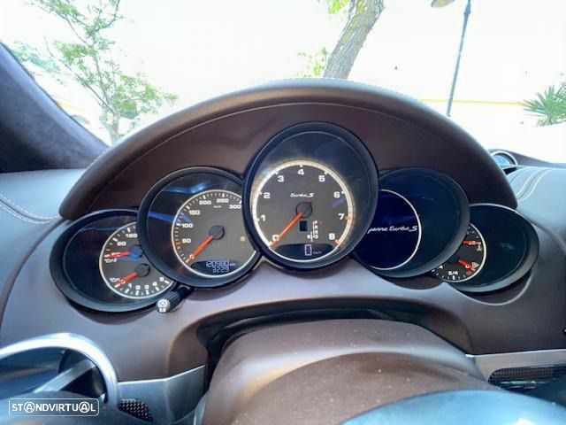 Porsche Cayenne Turbo S Tiptronic S - 14