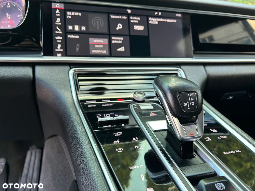 Porsche Panamera 4 - 31