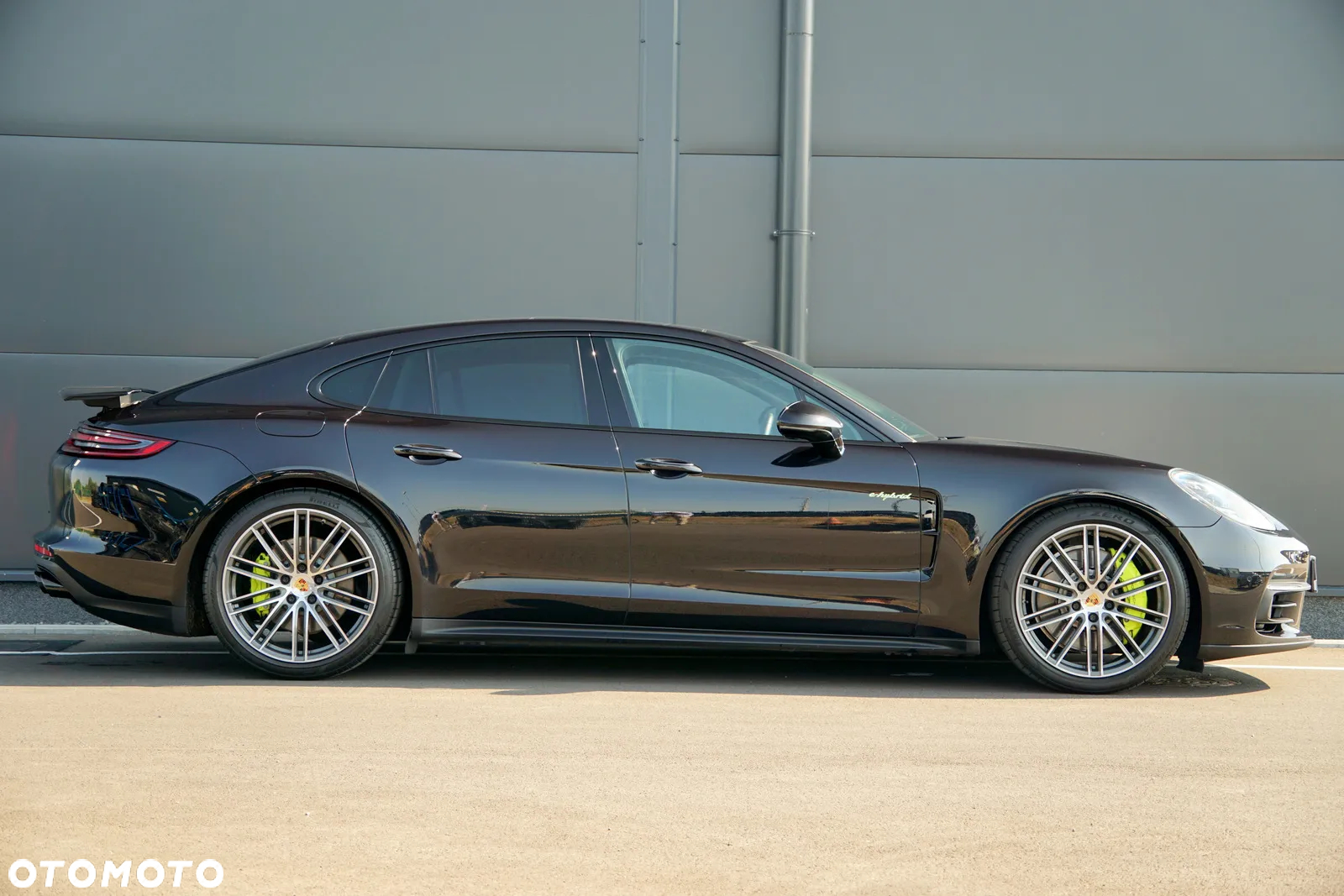 Porsche Panamera 4 E-Hybrid 10 Years Edition - 7