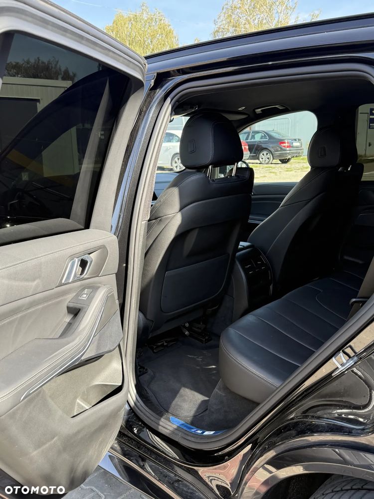 BMW X5 xDrive40d mHEV - 27