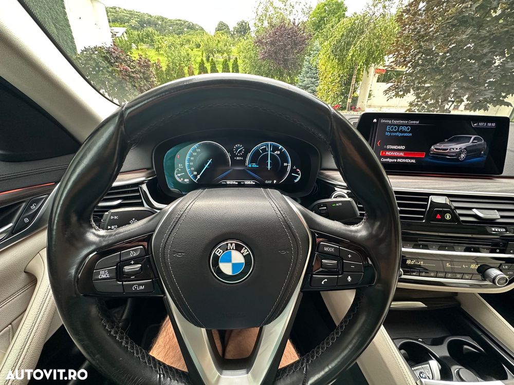 BMW Seria 5 520d xDrive AT - 24