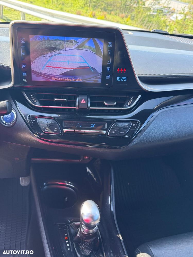 Toyota C-HR - 12