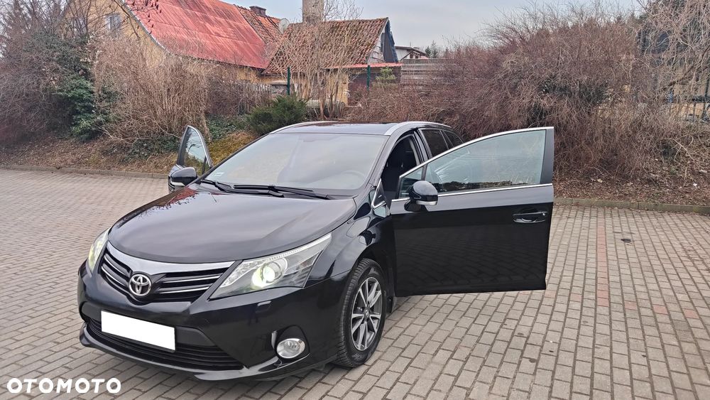 Toyota Avensis 2.0 D-4D Premium - 22