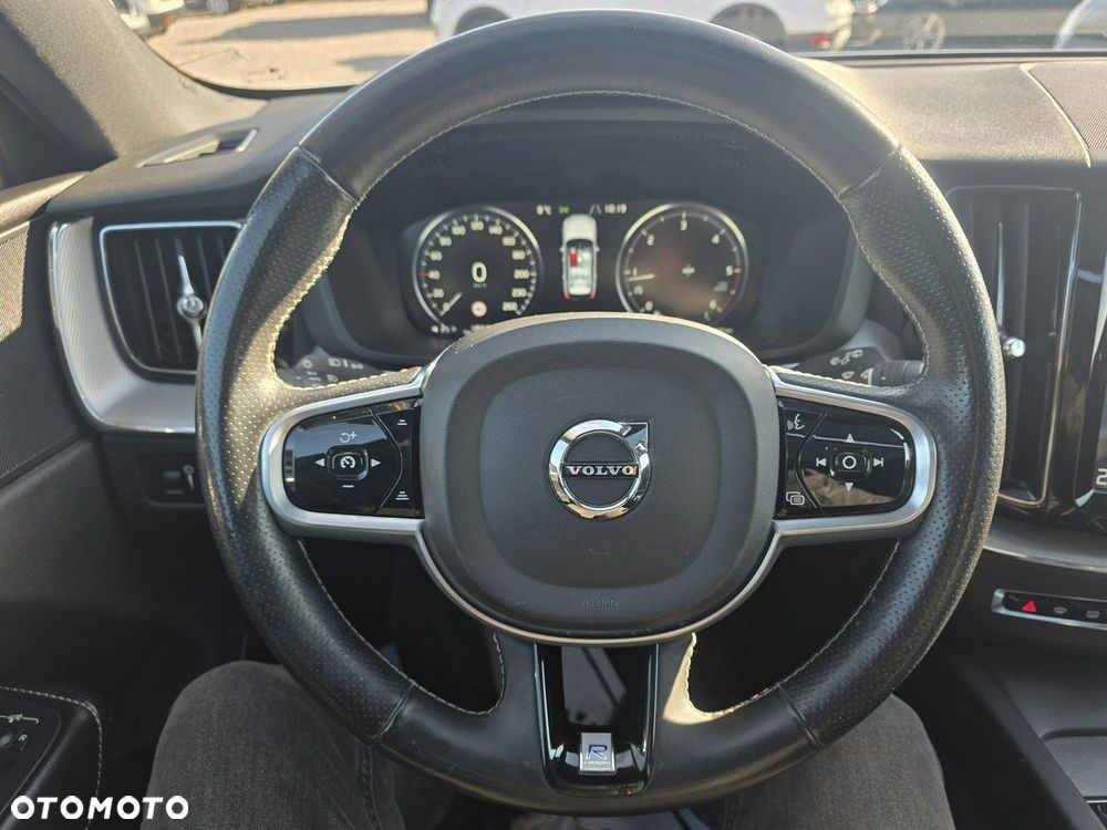 Volvo XC 60 D4 SCR AWD R-Design - 22