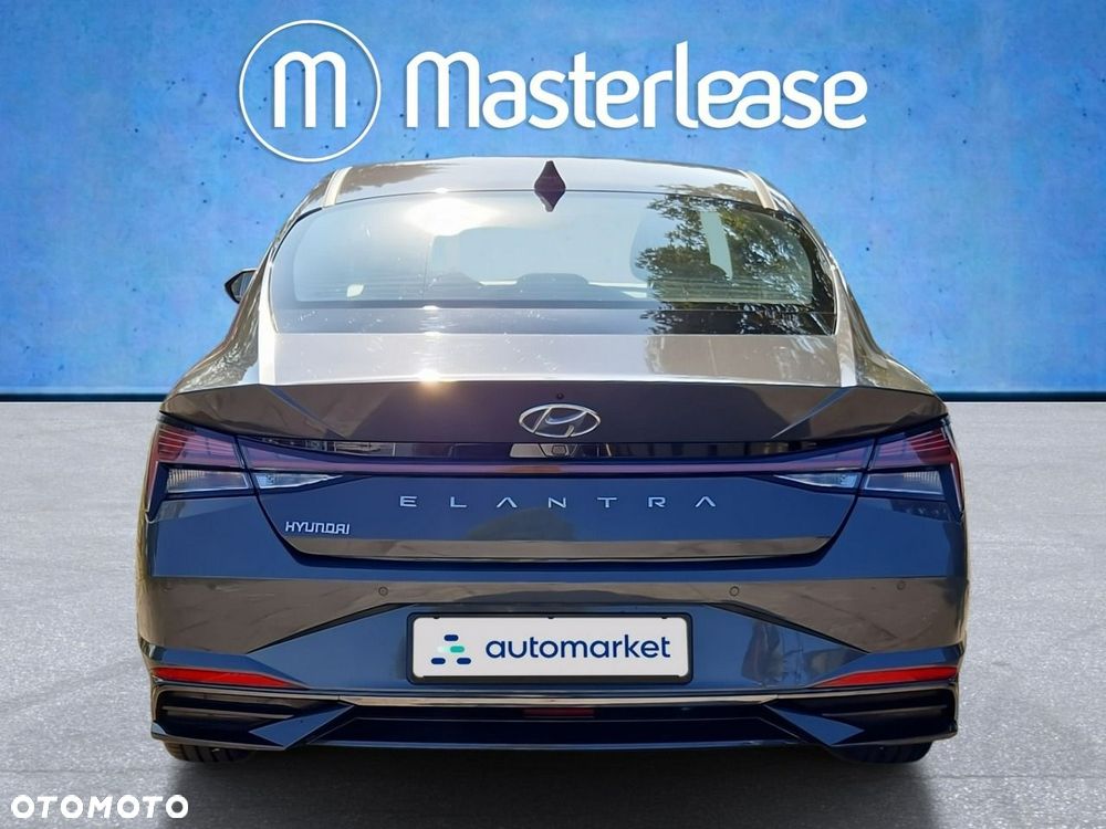 Hyundai Elantra 2023