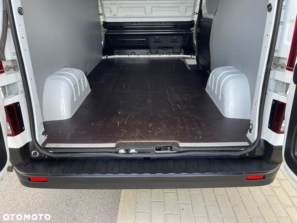 Nissan NV300 - 20