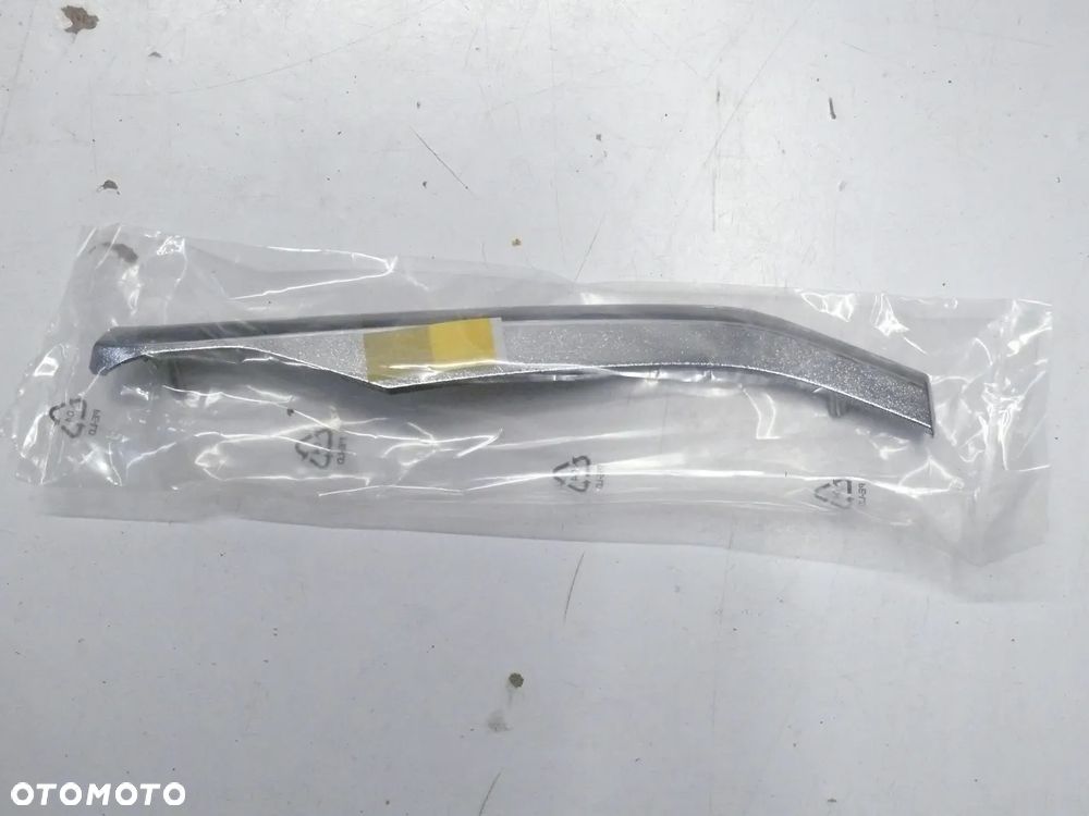 CHROM LISTWA LAMPA TYLNA LEWA TOYOTA COROLLA E21 SEDAN