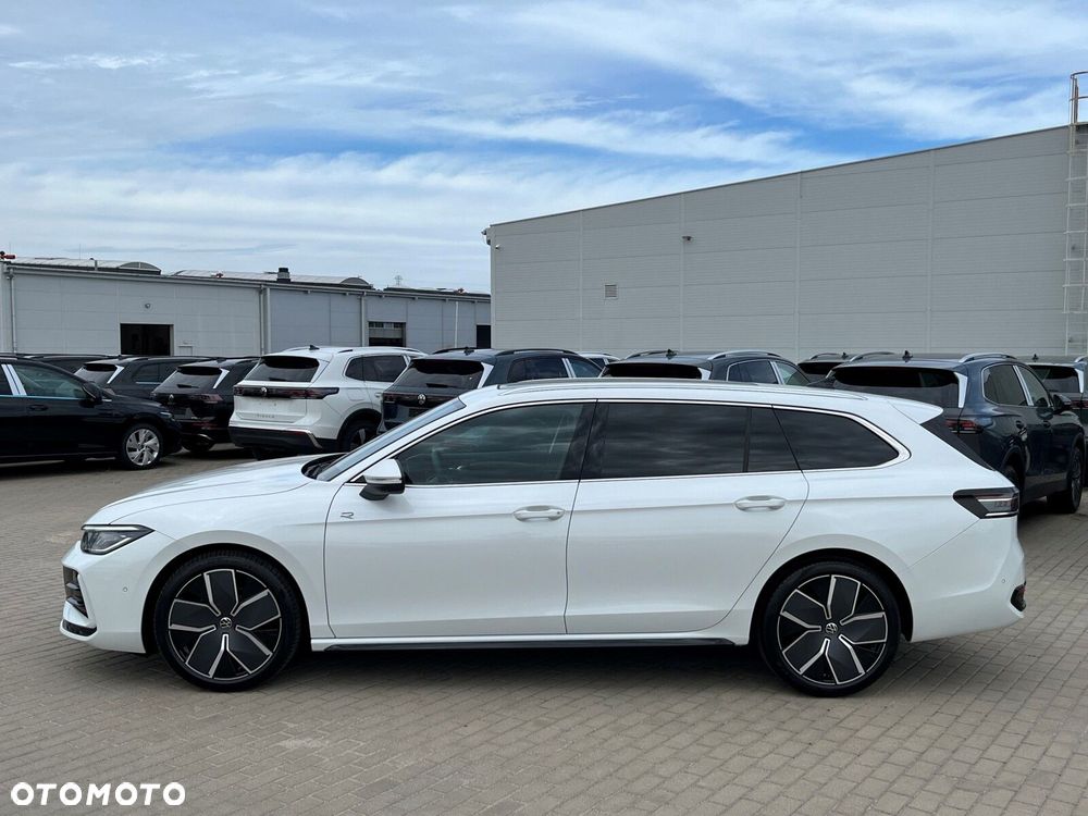 Volkswagen Passat Variant 2.0 TDI SCR R-Line Plus DSG - 4