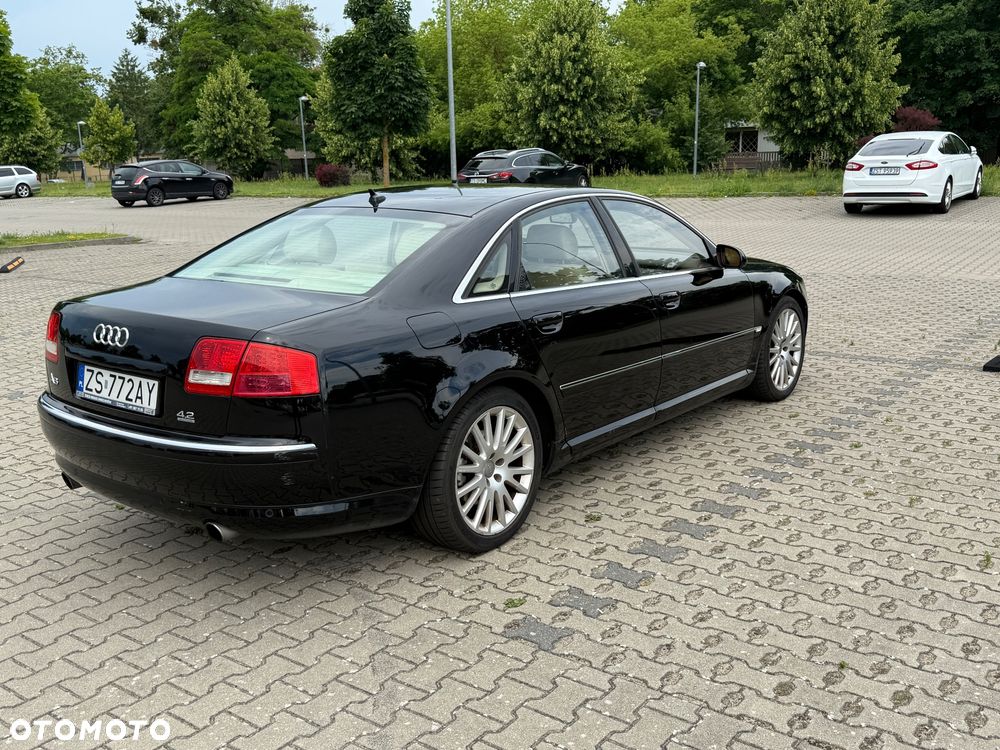 Audi A8 4.2 Quattro - 7