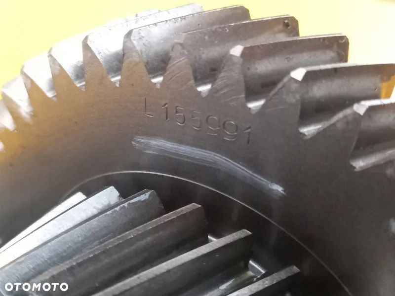 Przystawka przedniego napędu obudowa 49/44/27 John Deere 6620 - 5