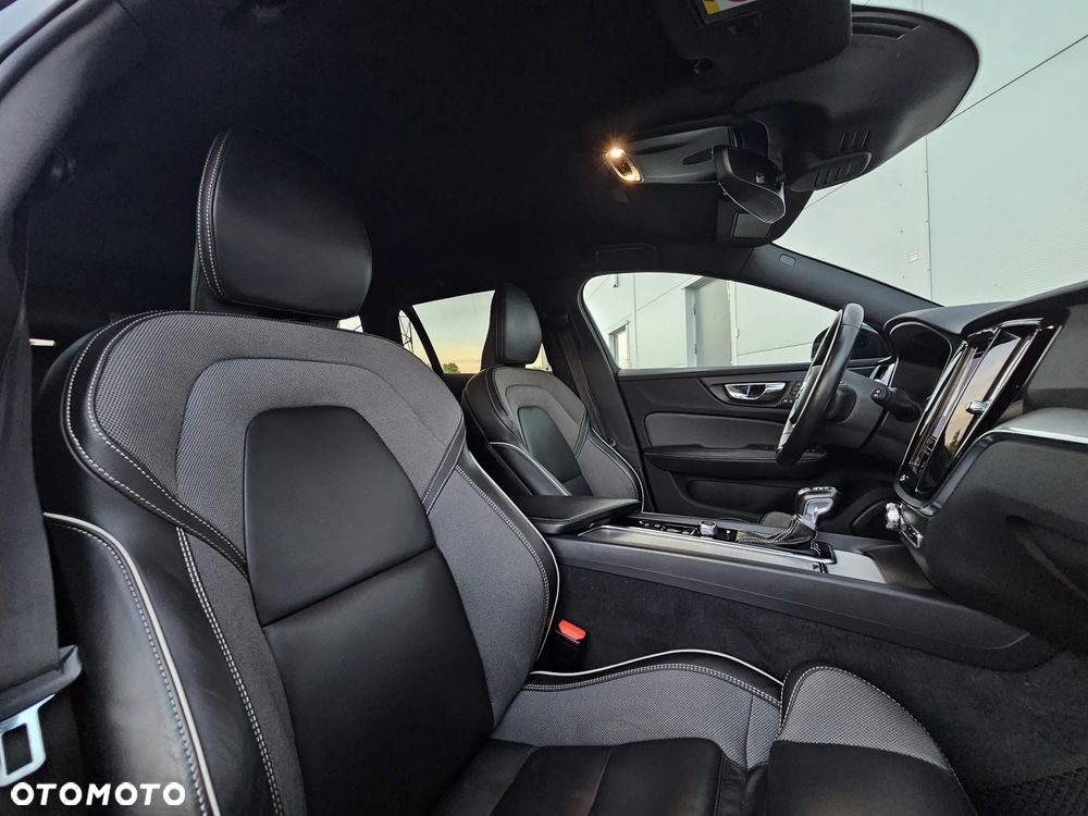 Volvo V60 D3 Geartronic R-Design - 31