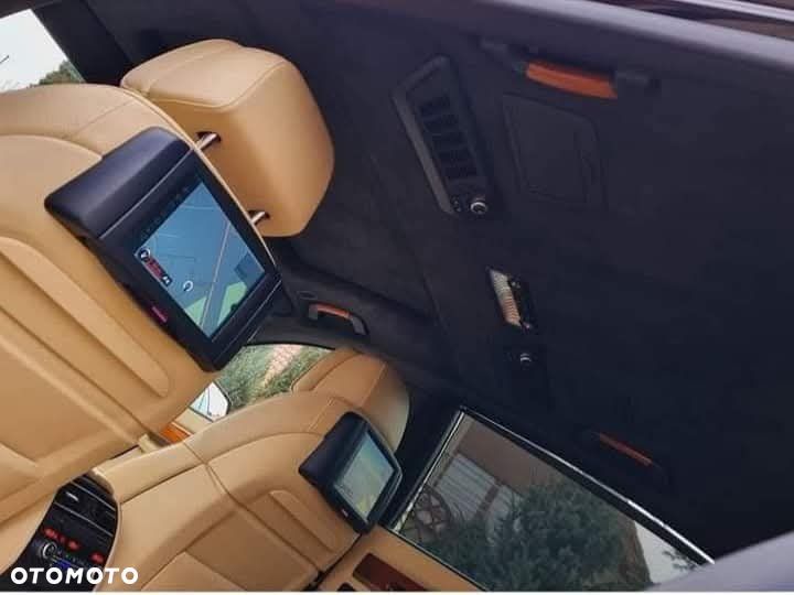 BMW Seria 7 750i L - 8