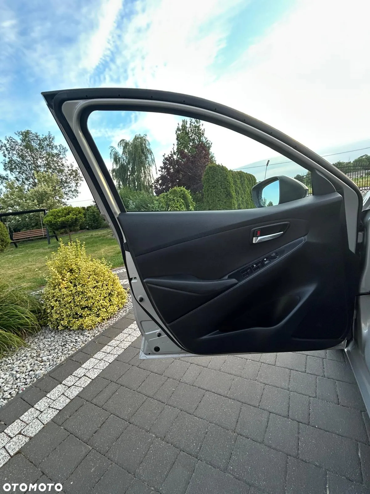 Mazda 2 e-SKYACTIV G 90 M HYBRID Homura - 18