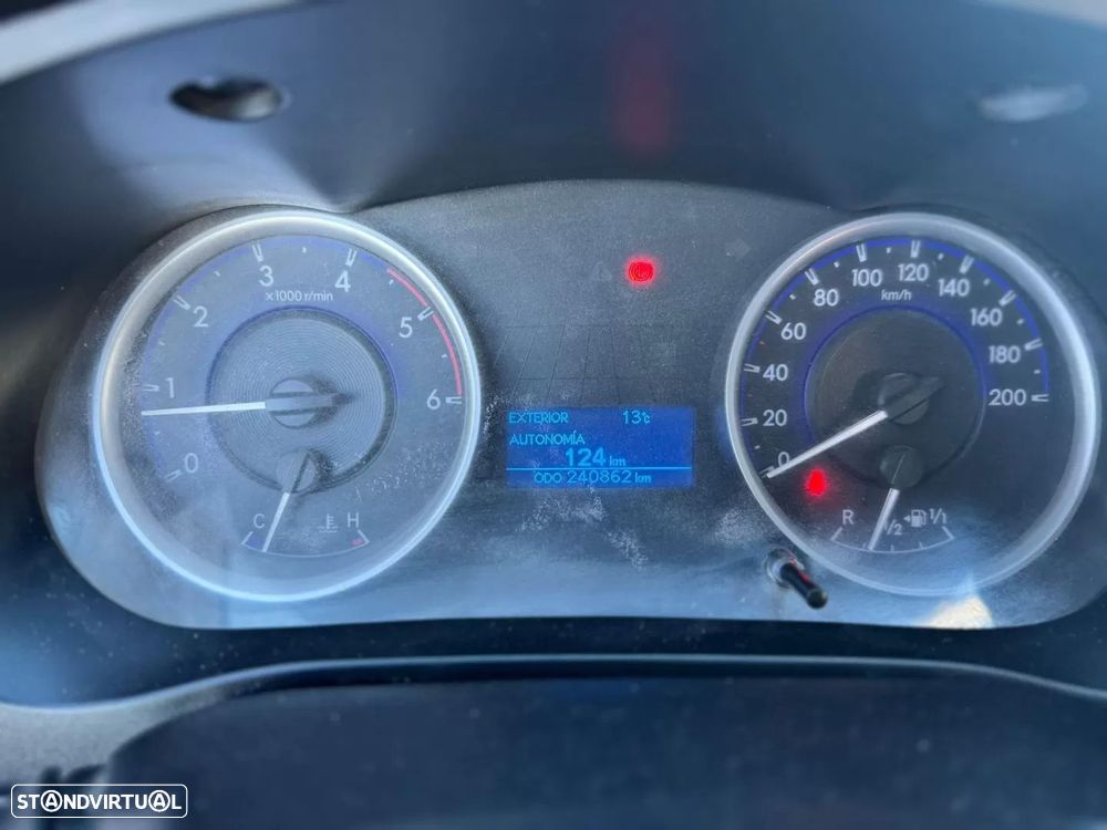 Toyota Hilux 2.4 D-4D 4WD CD CM - 4