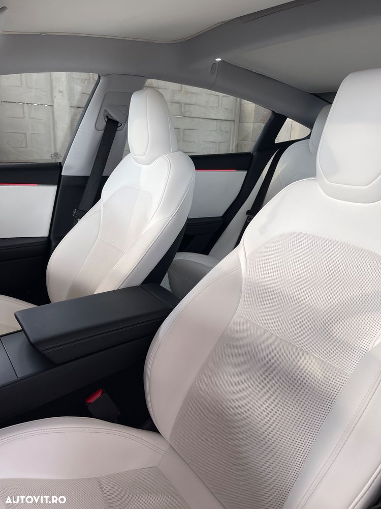 Tesla Model 3 - 10